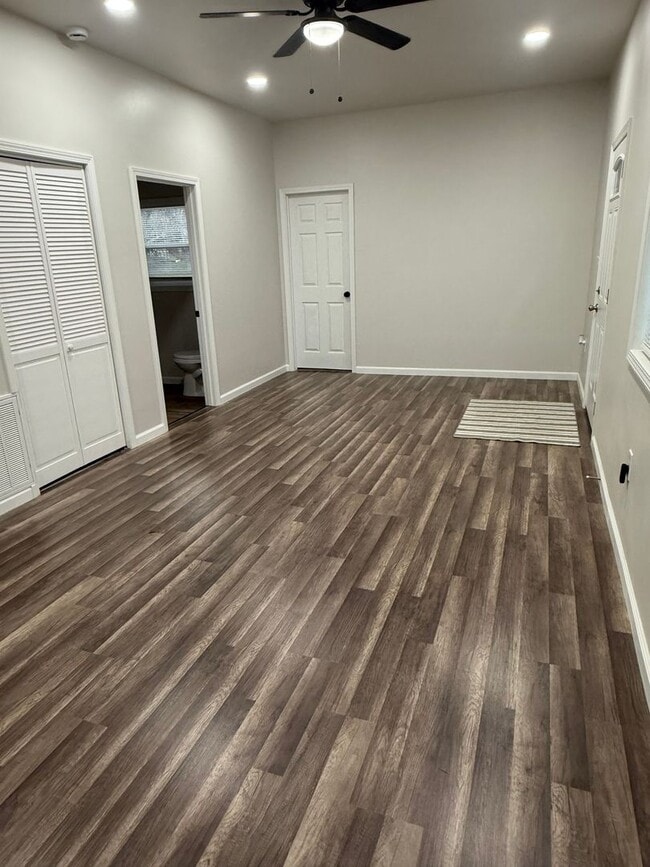 Foto del edificio - Beautifully updated & in great location