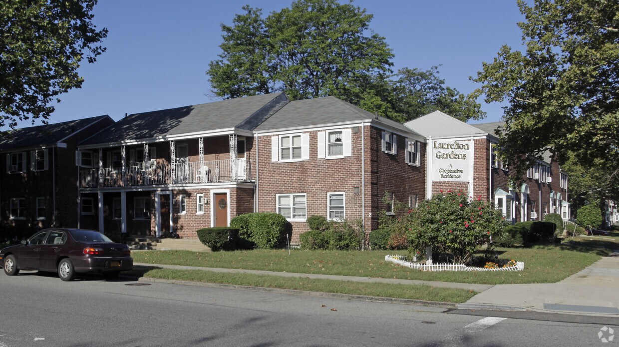Precision Management Group Apartments Laurelton Ny Apartments Com