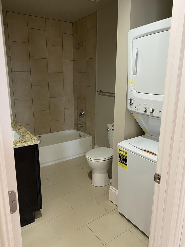 Foto del edificio - 3847 Wyandotte St