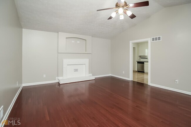 Foto del edificio - 760 Farm Creek Rd NE