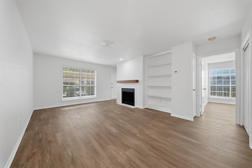 Photo - 1860 White Oak Drive Unit 333