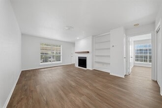 Building Photo - 1860 White Oak Dr