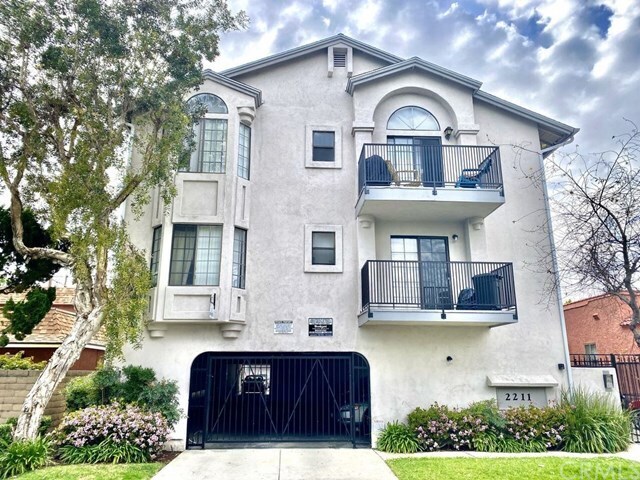 Foto del edificio - 2211 Cedar Ave