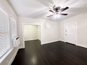 Building Photo - 1126 Berthea St
