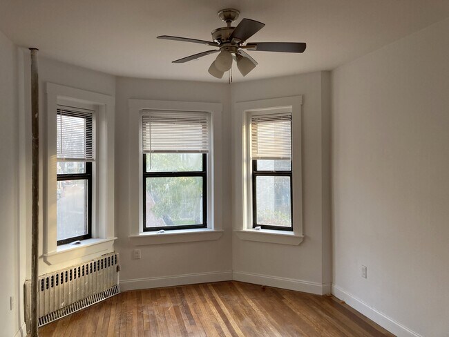 Building Photo - 121 Saint Stephen St