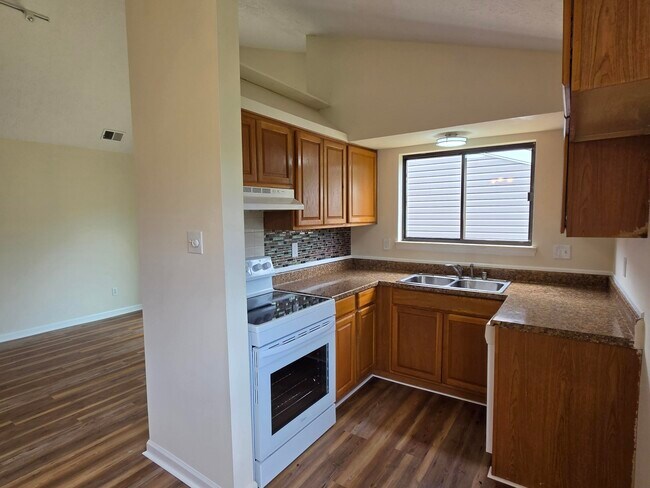 Building Photo - 1361 Grafton Dr
