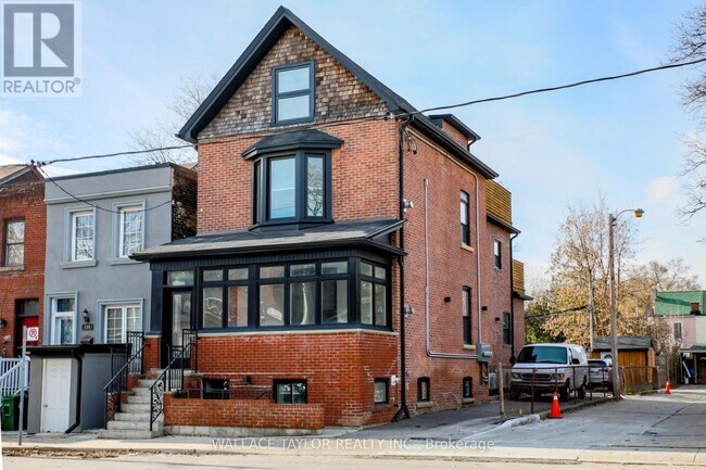 Photo du bâtiment - 148 Carlaw Ave