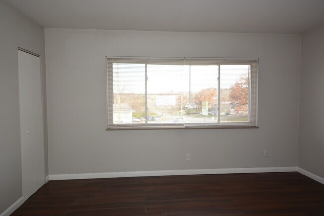 Foto del edificio - 4801 Madison Rd