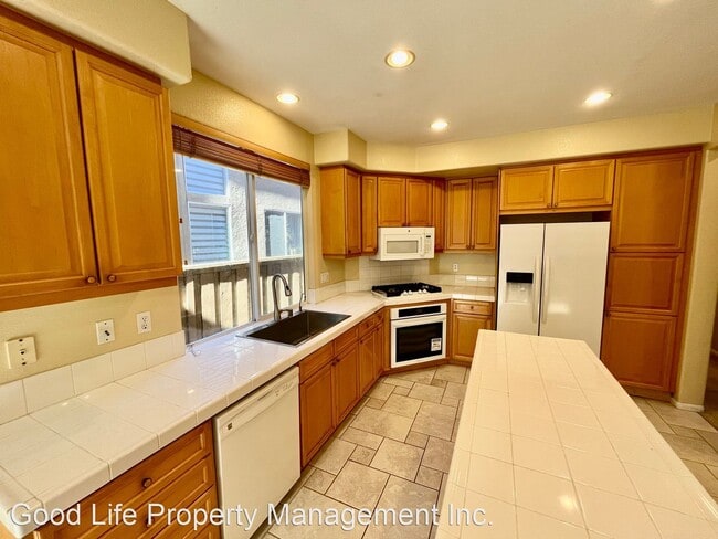 Building Photo - 5 br, 3 bath House - 11663 Tree Hollow Ln