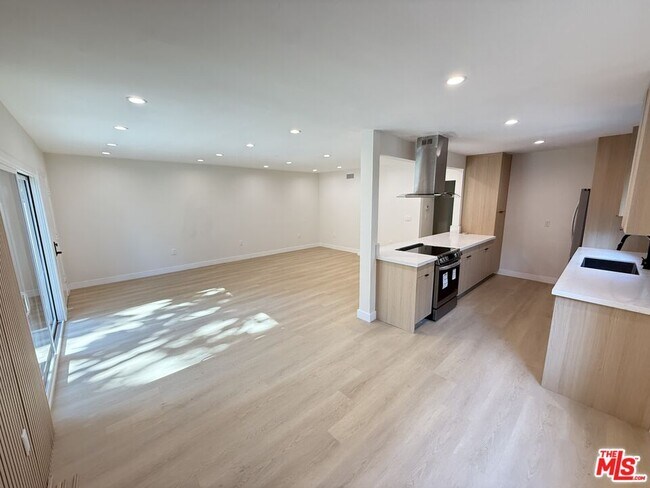 Foto del edificio - 322 S Swall Dr