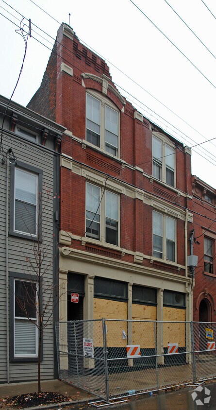 Primary Photo - 59 E Clifton Ave