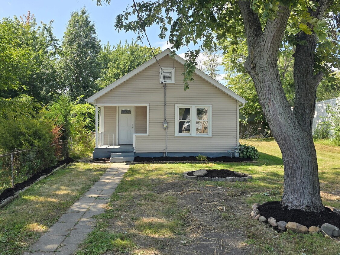 Foto principal - 3807 Chalmers Ave