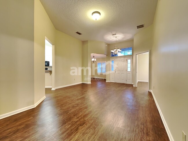Building Photo - 308 Brier Rose Ln