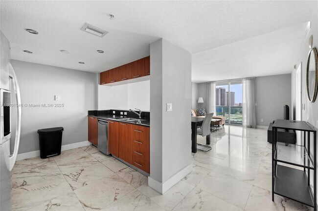 Foto del edificio - 1800 N Bayshore Dr