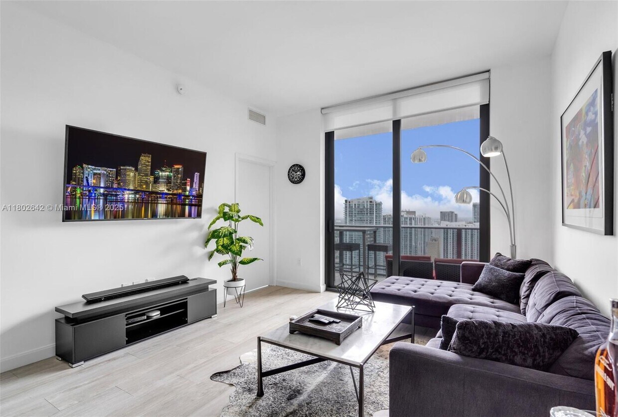 Foto principal - 45 SW 9th St