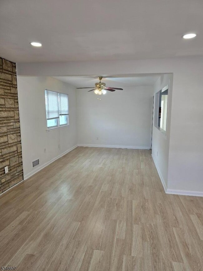 Building Photo - 67 Lindsley Ave