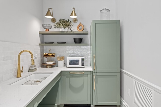 Building Photo - Middletown Brooke Apartments