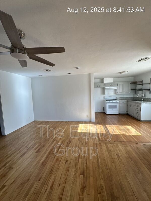 Building Photo - 620 E Tulare Ave
