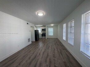 Building Photo - 2910 Pierce St