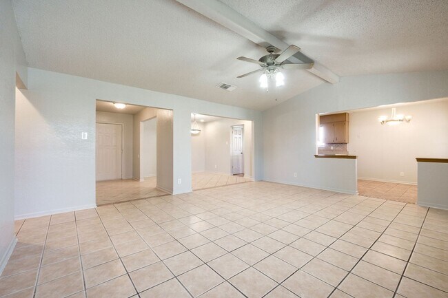Building Photo - 1703 Kingman Rd