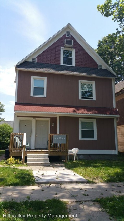 Primary Photo - 928 S Center St