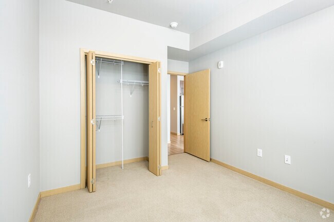 2BR, 2BA - 1065SF - Reserve at High Point
