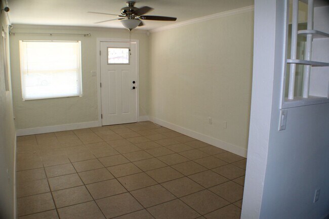 Foto del edificio - 2 Bed Home in Quiet Neighborhood