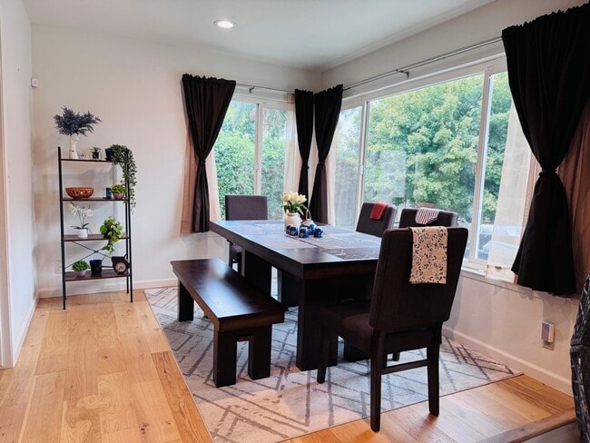 Building Photo - 7185 Via Colina