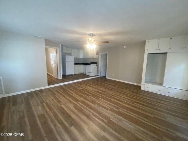 Building Photo - 374 Massalina Dr