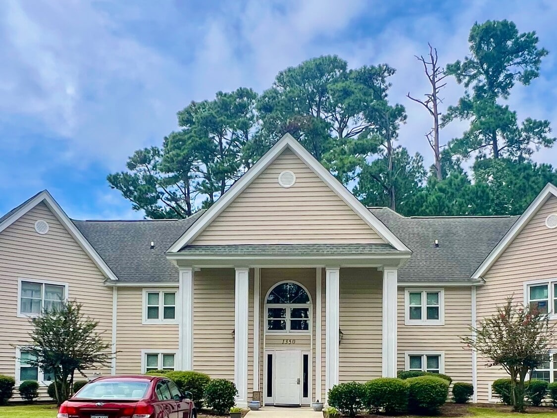 Primary Photo - 1350 McMaster Dr
