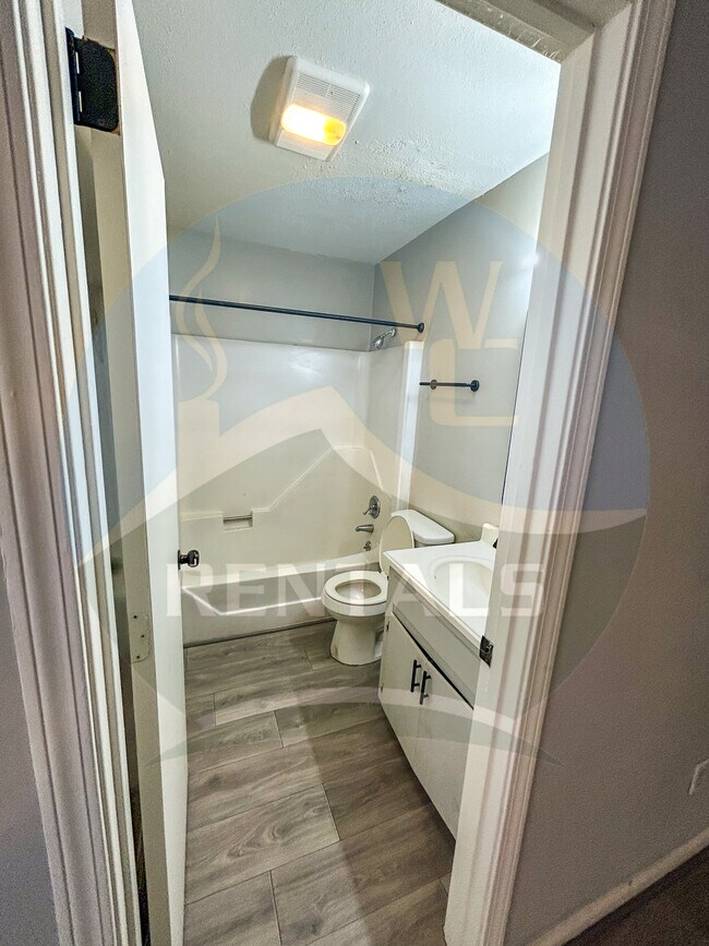 Foto del edificio - 58 Cullowhee LLC