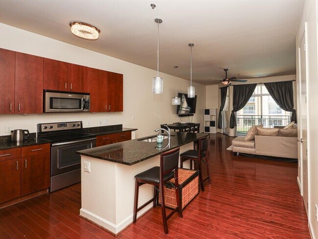 Foto del edificio - 711 Cosmopolitan Dr NE