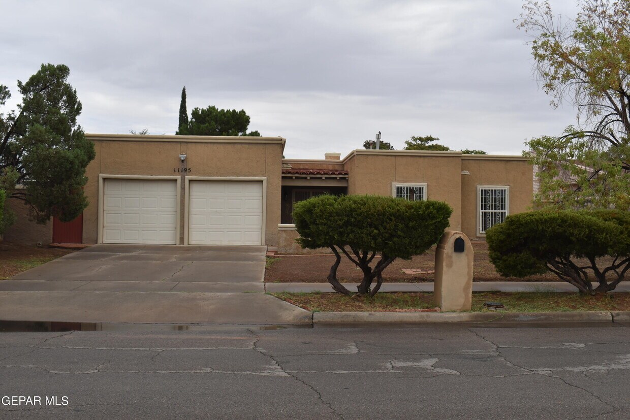Primary Photo - 11195 Ivanhoe Dr