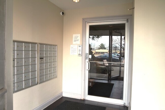 Foto del edificio - 10353 Dearlove Rd