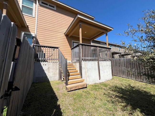 Building Photo - 6002 Jax Wy