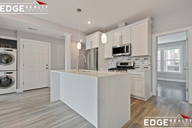 Building Photo - 144 Sutherland Rd