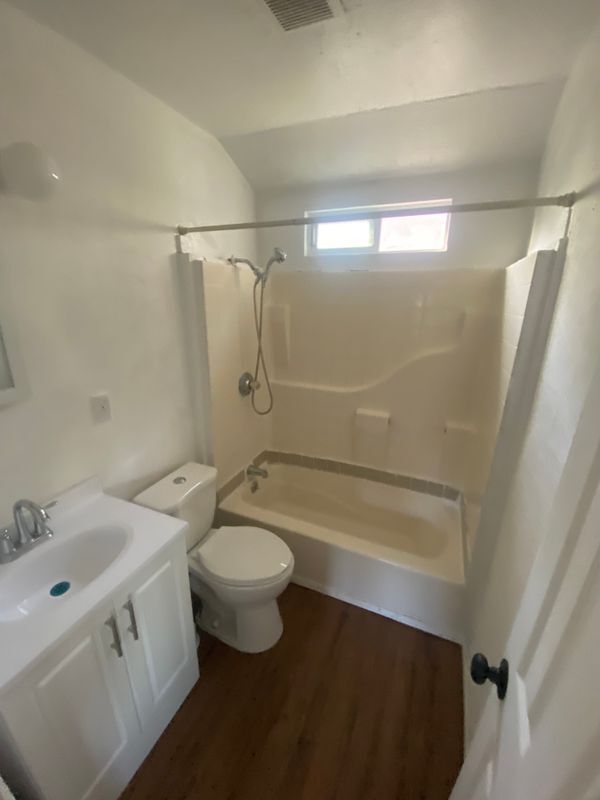 Foto del edificio - 7044 Pierce Ave