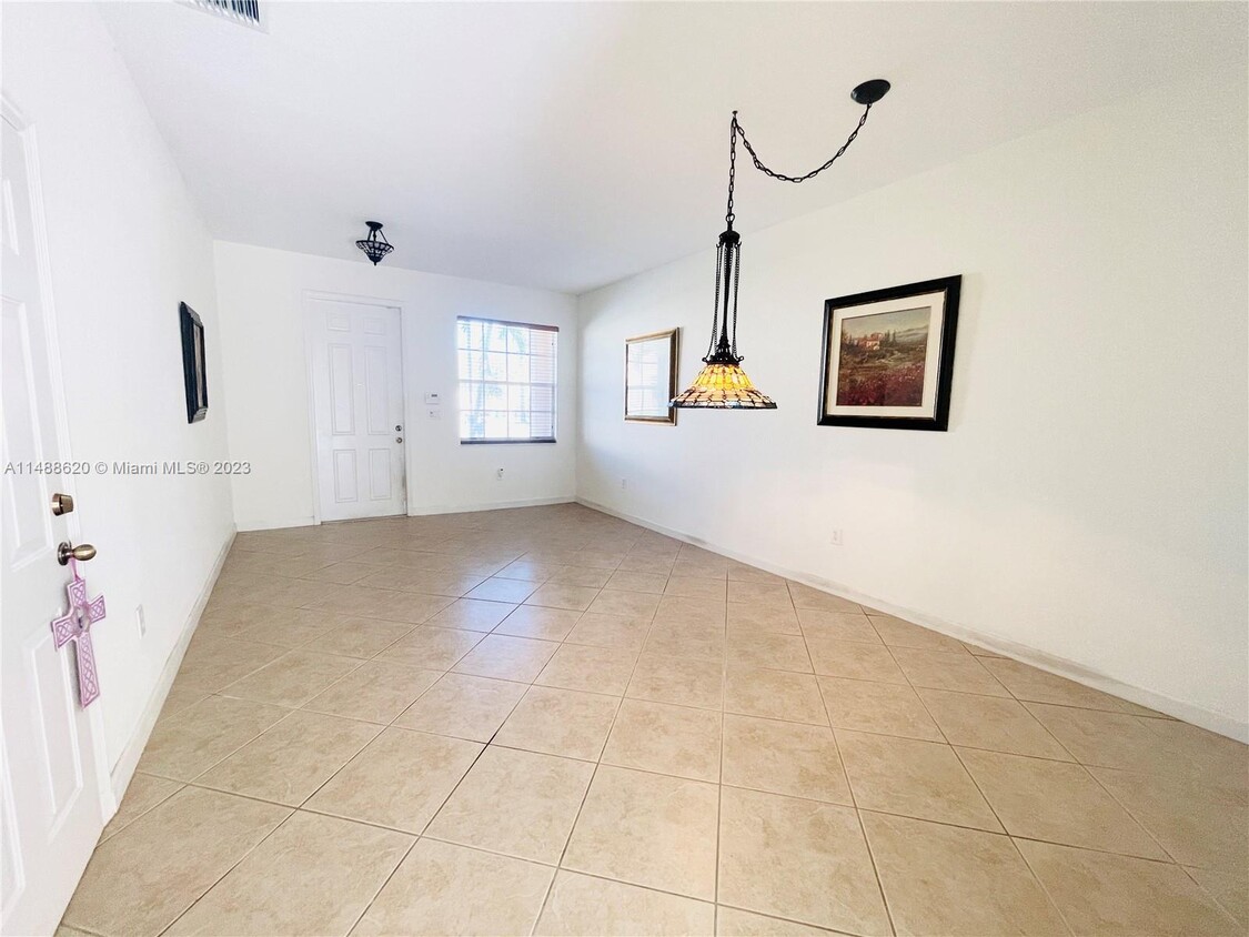 Foto del edificio - 12852 SW 133rd Ter