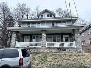 Building Photo - 2712 Woodlawn St