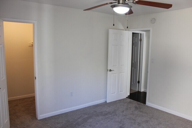 Foto del edificio - 5877 N Granite Reef Rd