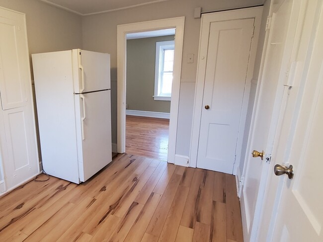 Kitchen - 158 6th St