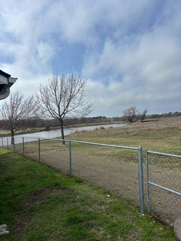 Building Photo - 400 Sun Prairie Trail