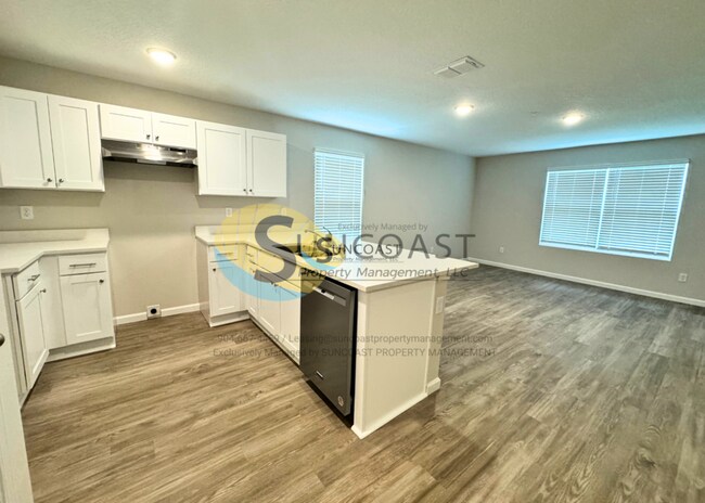 Foto del edificio - 6421 Breezy Oaks Wy