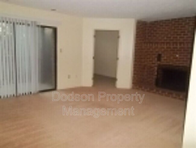 Building Photo - 4003 Governors Square