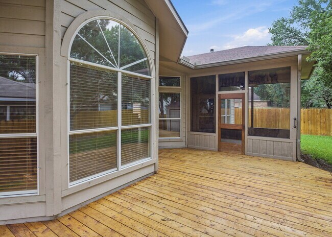 Foto del edificio - Charming 3-Bedroom Home with 2 Full Baths in Cibolo, TX