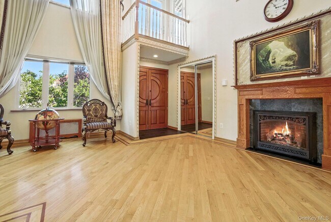 Foto del edificio - 77-16 Kew Forest Ln