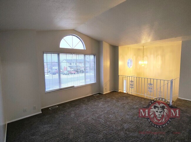 Foto del edificio - Beautiful Remodeled 4 Bd 2 Bath Home