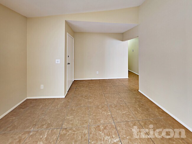 Building Photo - 5532 Spencer St