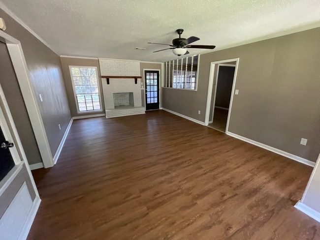 Building Photo - 2318 Breckinridge Rd