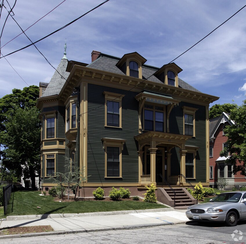 Primary Photo - 43 Parkis Ave